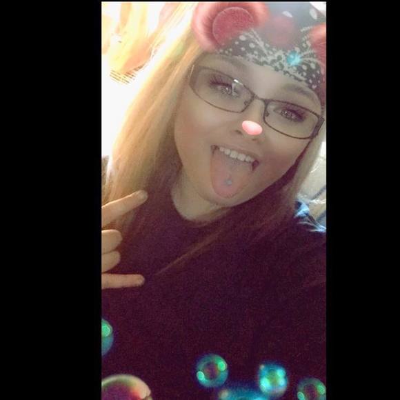 Meet your Posher, Angela - Picture 1 of 1